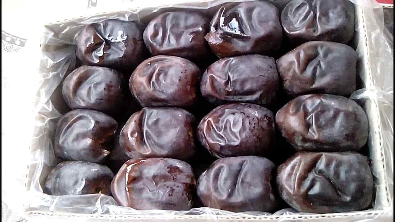 تصویر 2 از خرما مضافتی درشت با اندازه قابل توجه و بافت ویژه